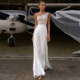 Mermaid Wedding Dresses Classic Pearls Button Beading Sexy Lace Wedding Gowns One Shoulder Illusion Elegant Bridal Gowns